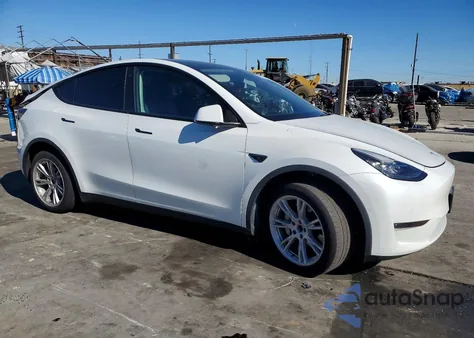 2022 Tesla Model Y z USA, uszkodzony, nr VIN 7SAYGDEE6NF351825
